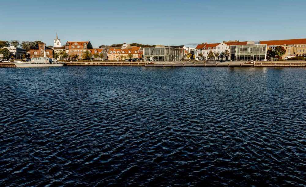 Thisted havnefront set fra vandet