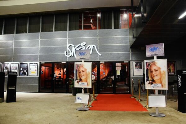 Vind billetter til Skråen her